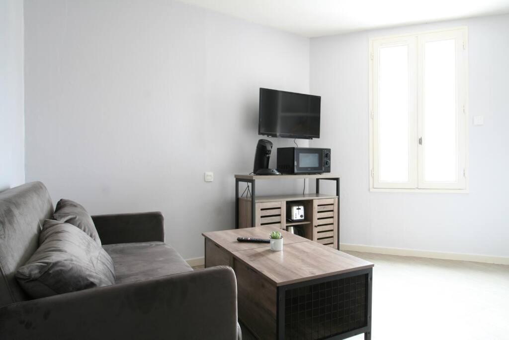Le Petit Voyageur Apartment Angouleme Bagian luar foto