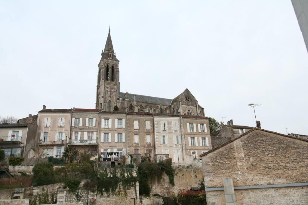 Le Petit Voyageur Apartment Angouleme Bagian luar foto