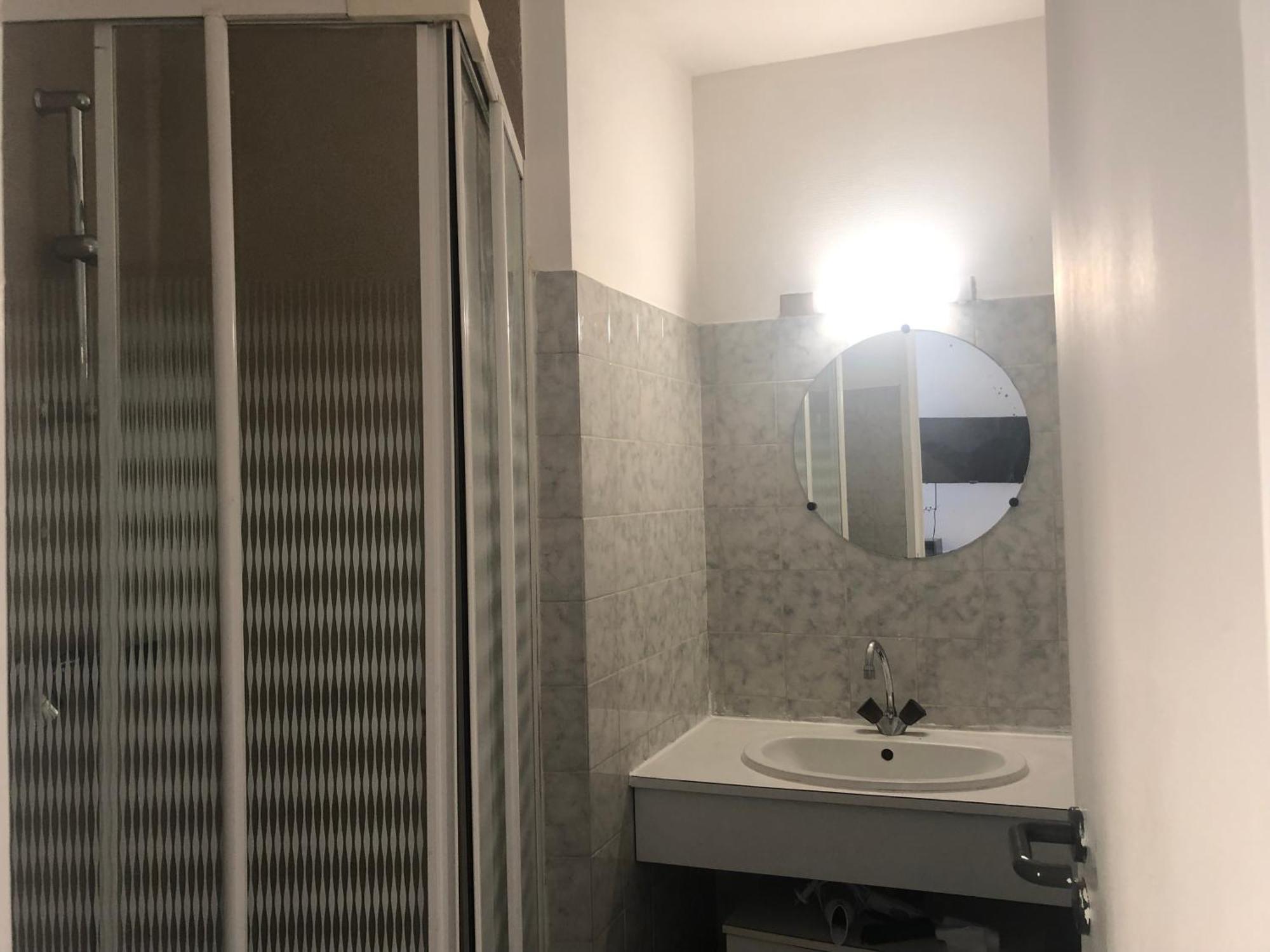 Le Petit Voyageur Apartment Angouleme Bagian luar foto